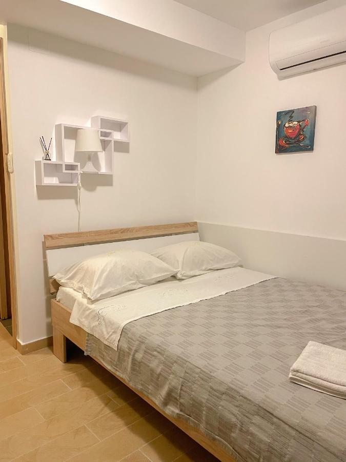 Veronica Rooms, אופטיה מראה חיצוני תמונה